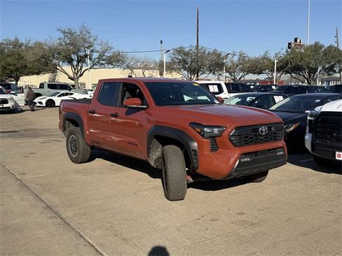 Used 2025 Toyota Tacoma TRD Off-Road image 3