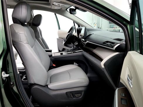 Certified 2024 Toyota Sienna XLE image 16