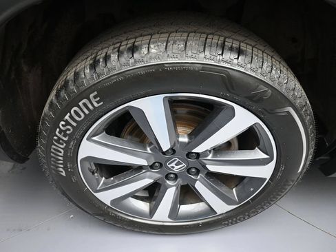 Certified 2023 Honda Pilot Touring image 12