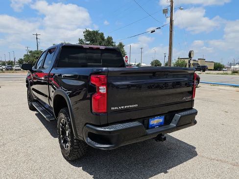 Used 2023 Chevrolet Silverado 1500 ZR2 w/ Technology Package AWD/4WD image 12