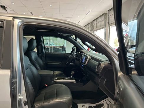 Used 2023 Toyota Tacoma Limited AWD/4WD image 17