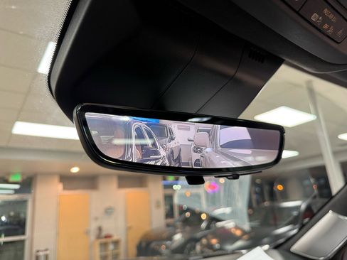 Used 2021 Cadillac Escalade ESV Sport Platinum image 32