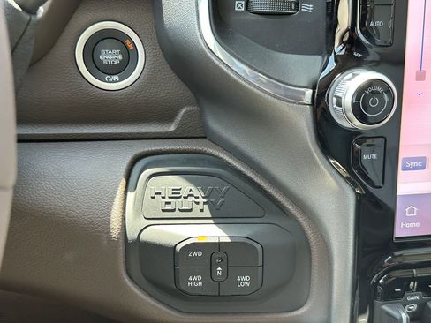 New 2026 RAM 2500 Laramie AWD/4WD image 19