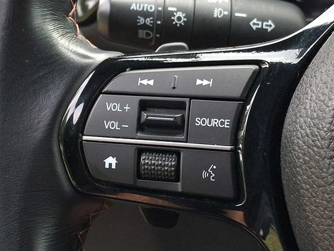 Used 2025 Honda Pilot Sport image 18