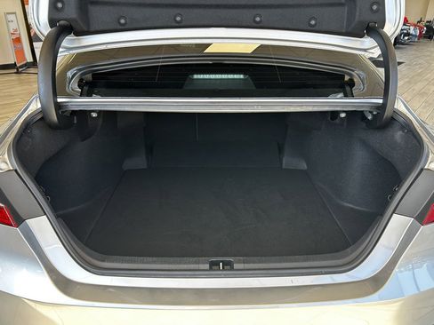 Used 2023 Toyota Camry LE image 9
