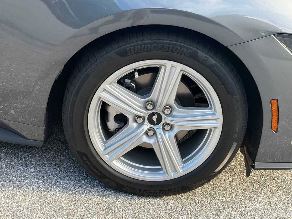 Used 2026 Ford Mustang Premium RWD image 9