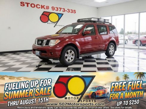 Used 2005 Nissan Pathfinder LE AWD/4WD image 1
