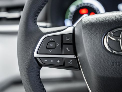 New 2026 Toyota Sienna XLE image 30