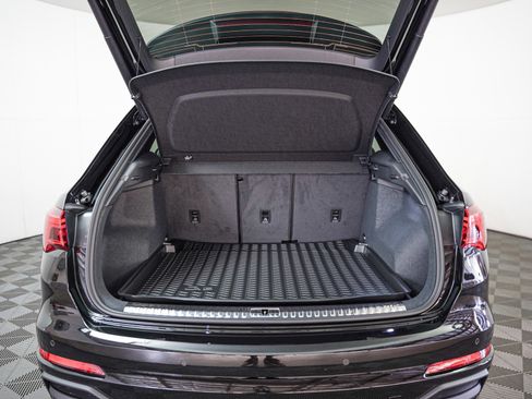 New 2025 Audi Q3 2.0T Premium image 8