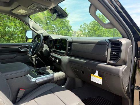 New 2026 Chevrolet Silverado 2500 LTZ w/ LTZ Convenience Package AWD/4WD image 27