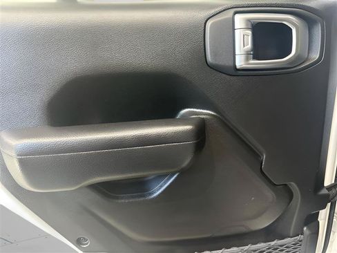 Used 2024 Jeep Wrangler Unlimited AWD/4WD image 9