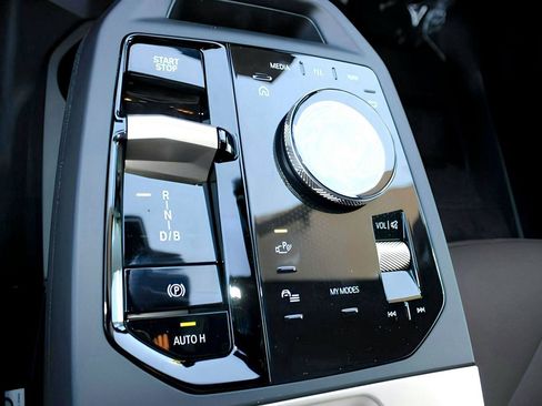 New 2026 BMW iX xDrive60 w/ Premium Package image 18