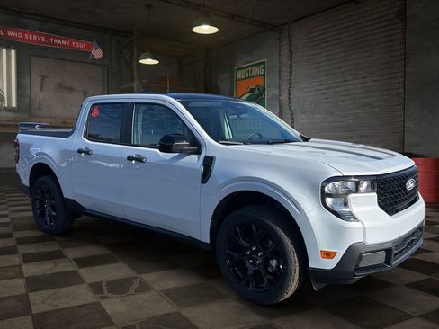 New 2026 Ford Maverick XLT w/ XLT Luxury Package AWD/4WD image 2