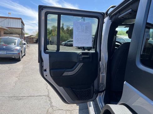 Used 2018 Jeep Wrangler Unlimited Sport S AWD/4WD image 26