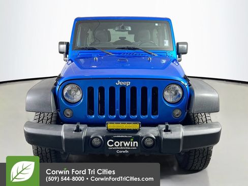 Used 2016 Jeep Wrangler Unlimited Rubicon AWD/4WD image 4