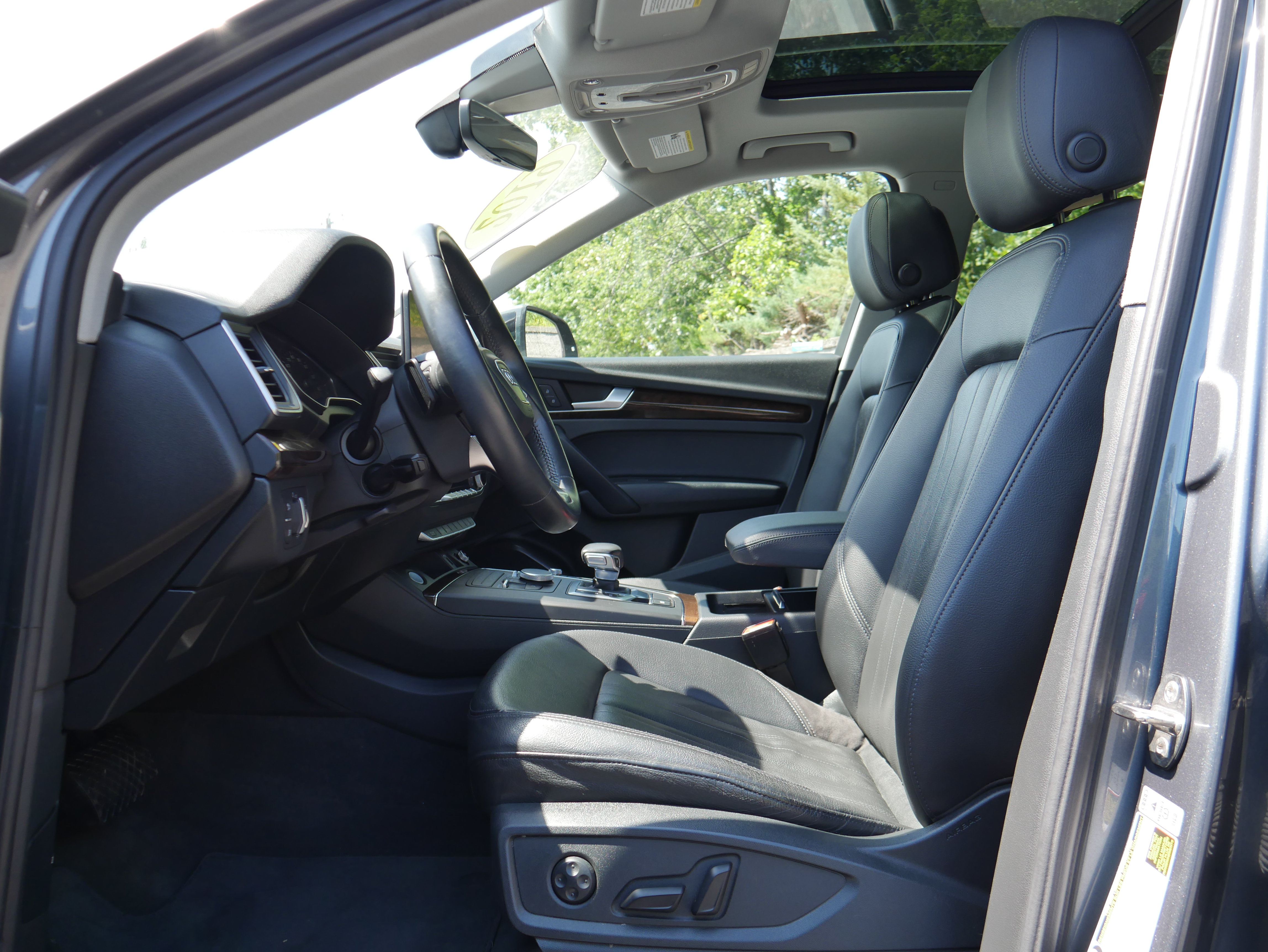 Used 2019 Audi Q5 2.0T Premium w/ Convenience Package AWD/4WD image 12
