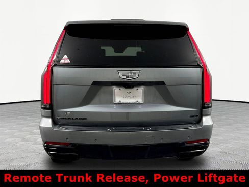 Certified 2025 Cadillac Escalade Sport Platinum w/ LPO, ONYX Package AWD/4WD image 5