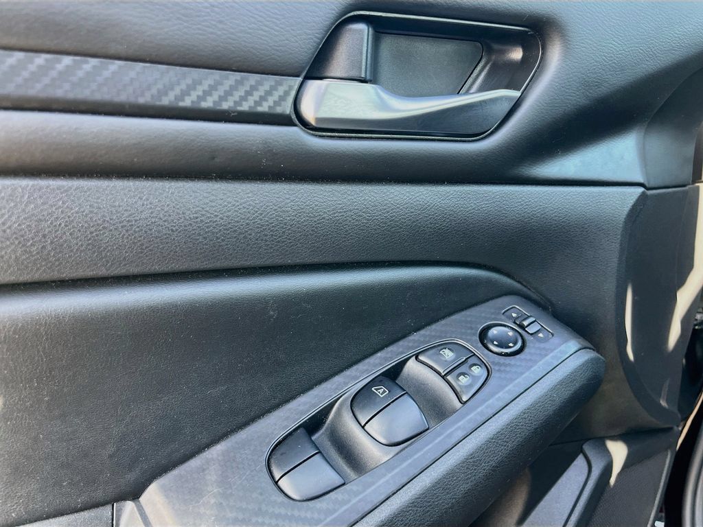 Used 2024 Nissan Altima 2.5 SV FWD image 17