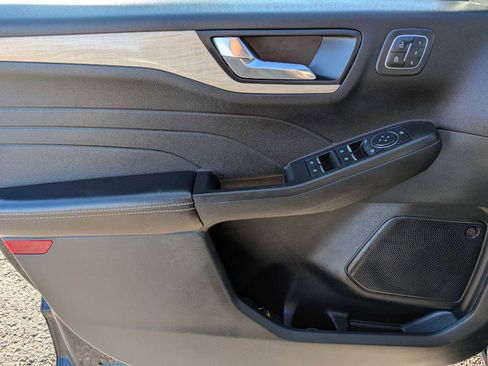 Used 2021 Ford Escape Titanium w/ Titanium Elite Package AWD/4WD image 15