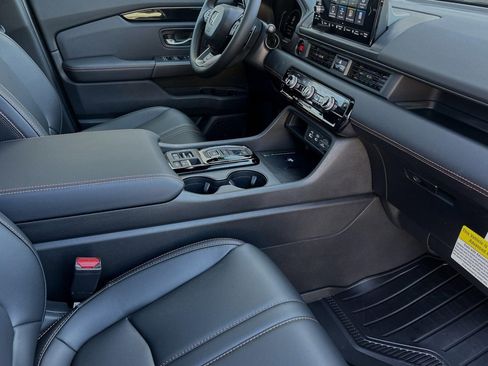 New 2025 Honda Pilot TrailSport image 23