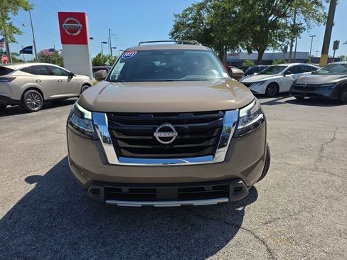 Certified 2023 Nissan Pathfinder Platinum w/ Cargo Package AWD/4WD image 3