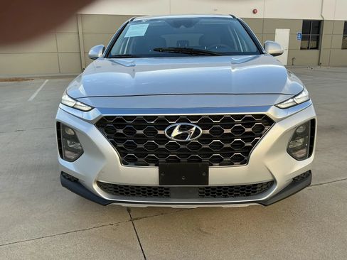 Used 2019 Hyundai Santa Fe SE AWD/4WD image 2