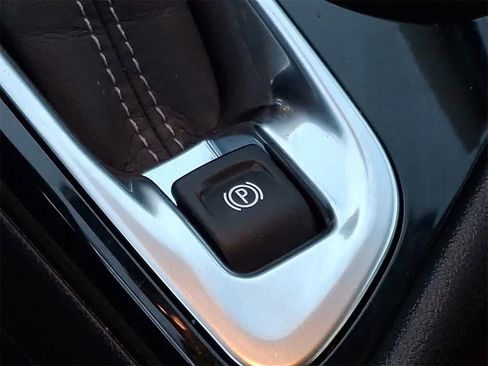 Used 2021 Buick Encore GX Select image 24