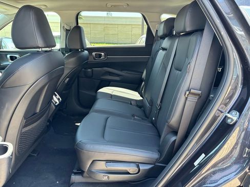 New 2025 Kia Sorento S w/ Panoramic Sunroof Package image 17