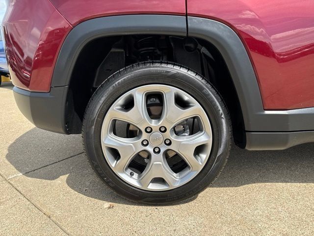 Used 2022 Jeep Compass Limited AWD/4WD image 10