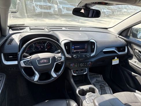 Used 2022 GMC Terrain SLT w/ Tech Package AWD/4WD image 9