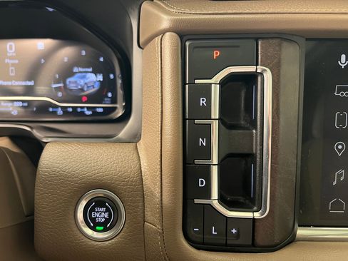 Used 2023 GMC Yukon XL Denali image 18