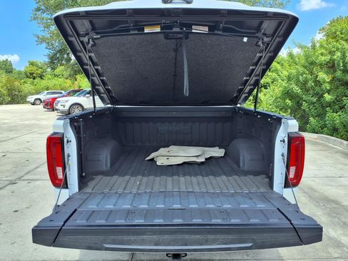 Used 2021 GMC Sierra 1500 SLT w/ SLT Convenience Package AWD/4WD image 18