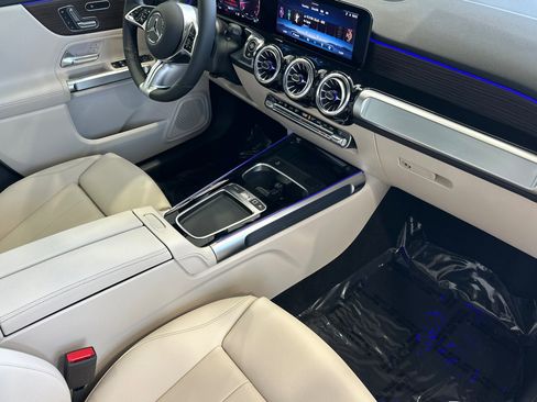 New 2025 Mercedes-Benz GLB 250 image 16