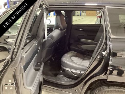 Used 2023 Toyota Highlander XSE AWD/4WD image 12