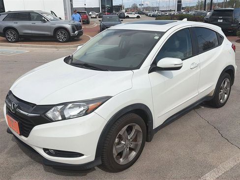 Used 2016 Honda HR-V EX image 3