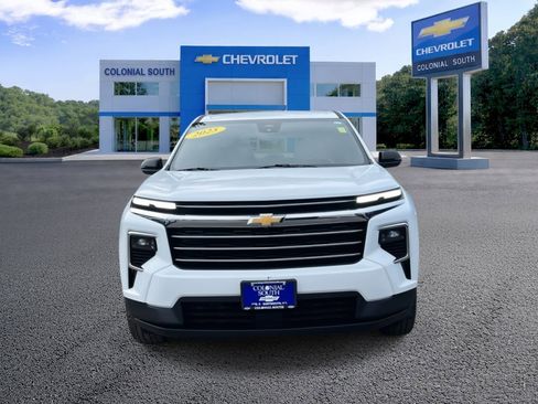 Certified 2025 Chevrolet Traverse LT image 9