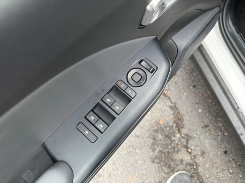 New 2025 Kia K4 LXS image 11