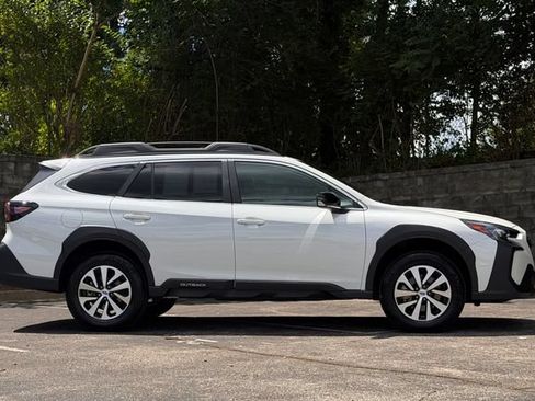 Used 2025 Subaru Outback Premium w/ Popular Package #1A AWD/4WD image 2