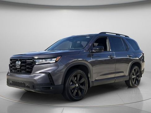 Used 2025 Honda Pilot Black Edition image 8