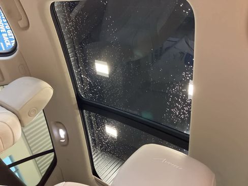 Used 2023 Buick Envision Avenir image 11