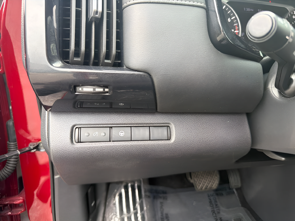 Certified 2024 Nissan Pathfinder SV FWD image 35