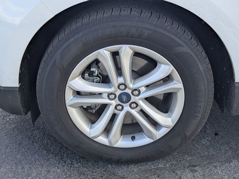 Used 2019 Ford Edge SEL w/ Equipment Group 201A AWD/4WD image 13
