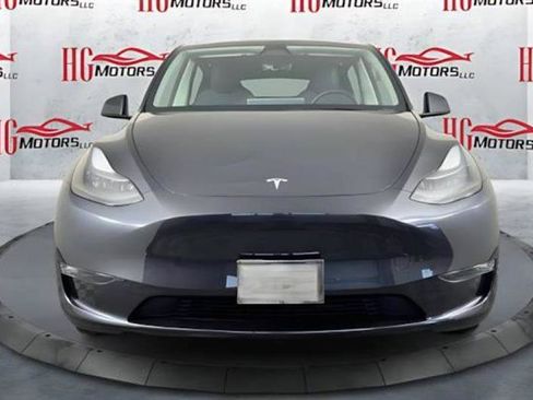 Used 2024 Tesla Model Y Long Range image 2