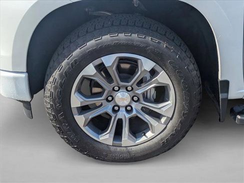 Certified 2023 Chevrolet Silverado 1500 High Country w/ Technology Package image 21