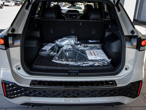 New 2026 Volkswagen Tiguan SE R-Line FWD image 20