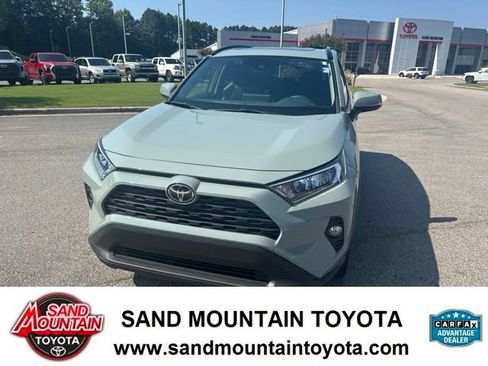 Used 2020 Toyota RAV4 XLE Premium FWD image 7