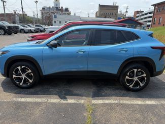 Used 2025 Chevrolet Trax RS FWD video 1