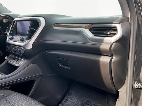Used 2023 GMC Acadia SLE image 17