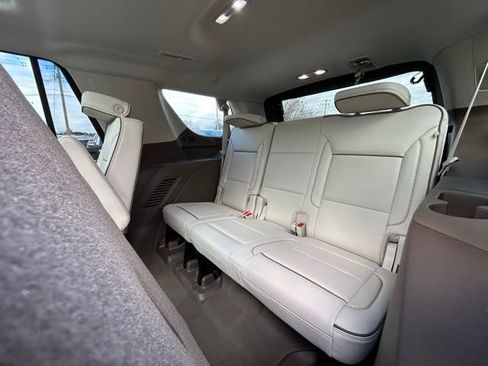 Used 2021 GMC Yukon Denali w/ Denali Premium Package image 28