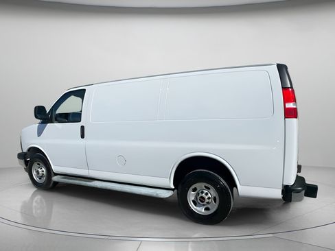 Used 2024 GMC Savana 2500 w/ Driver Convenience Package image 18